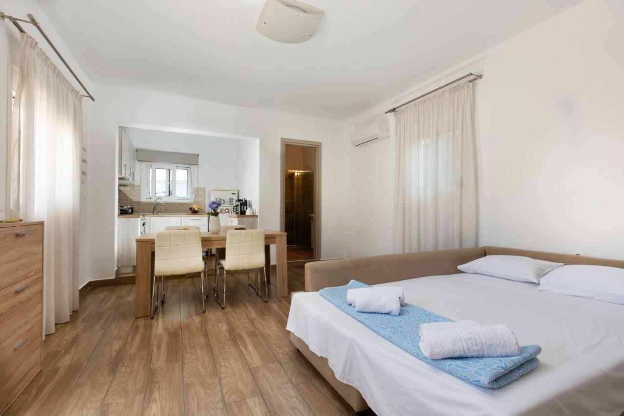 Theros Luxury Apartment Arhángelosz Kültér fotó